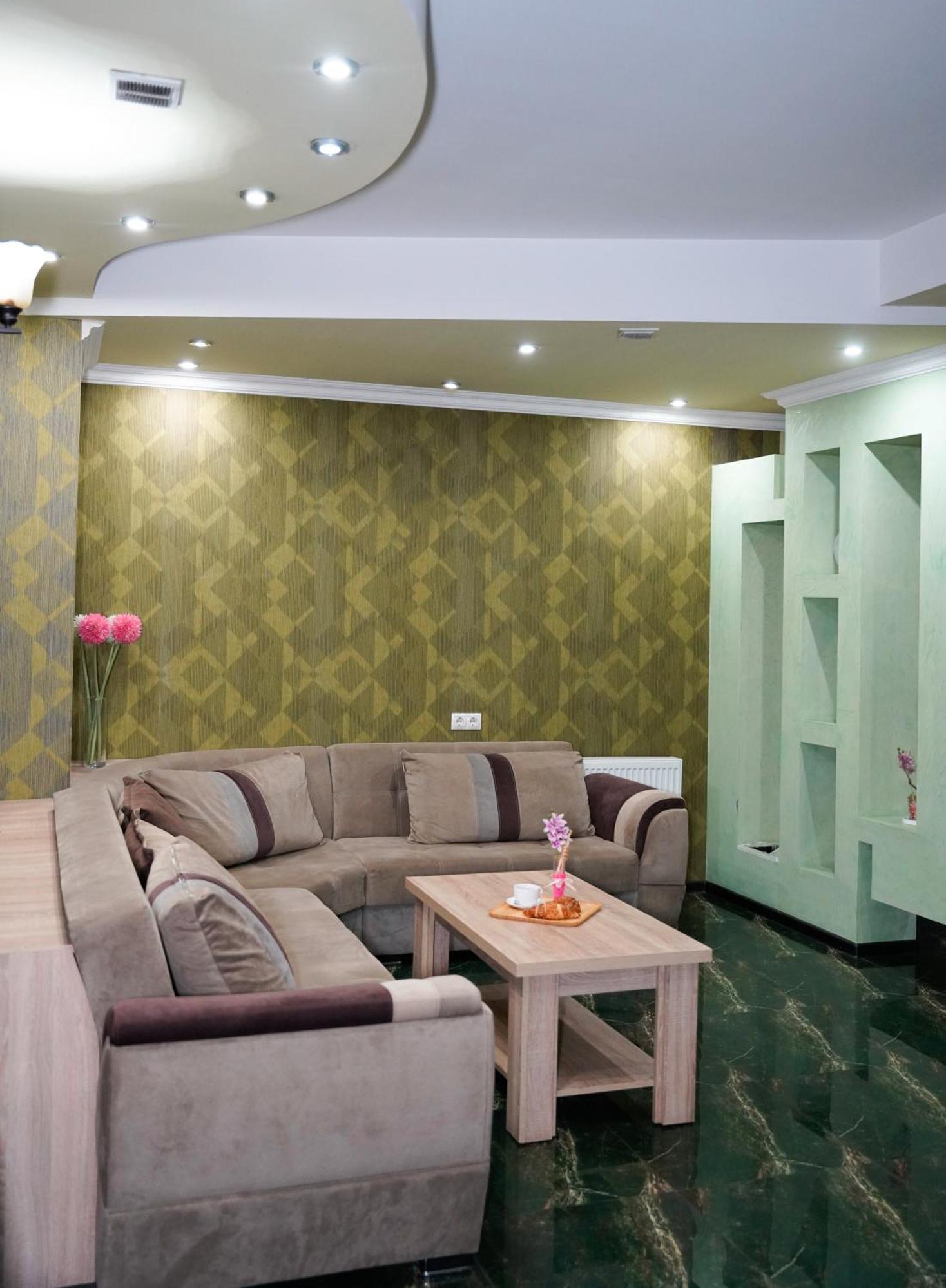 Hotel Monopoli Κουτάισι Εξωτερικό φωτογραφία