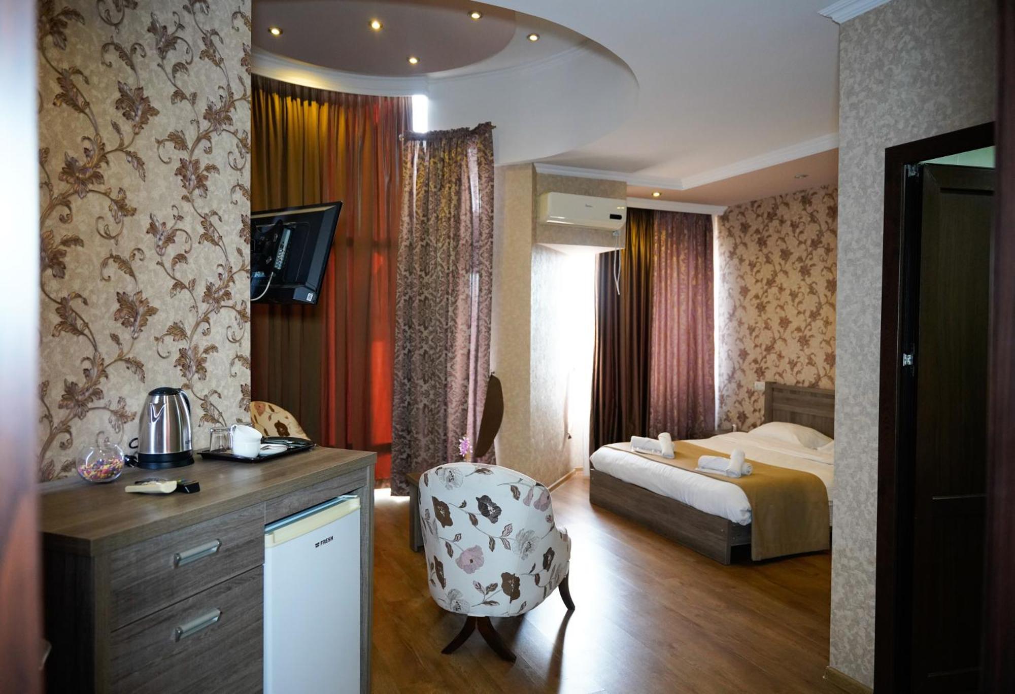 Hotel Monopoli Κουτάισι Εξωτερικό φωτογραφία
