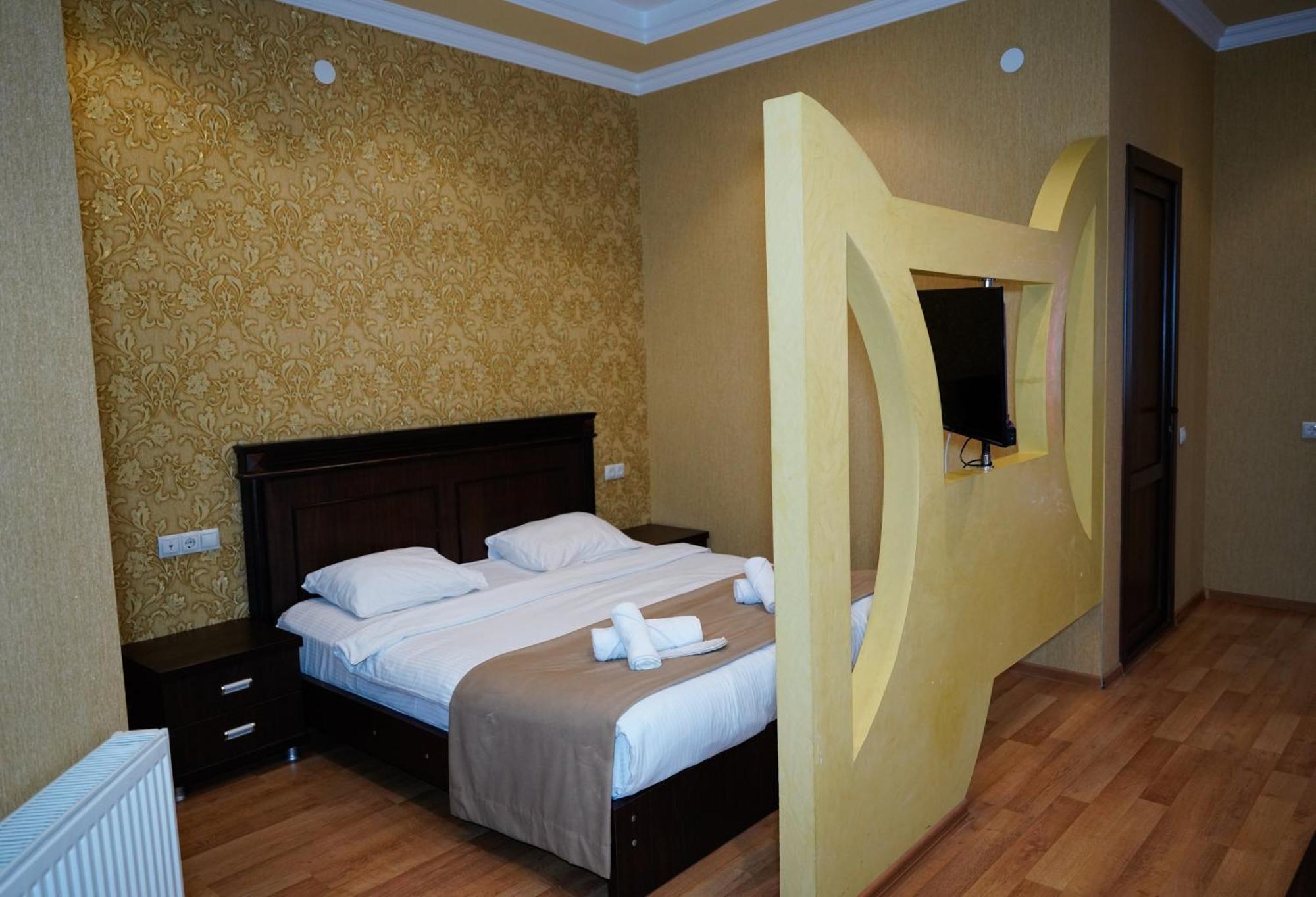 Hotel Monopoli Κουτάισι Εξωτερικό φωτογραφία
